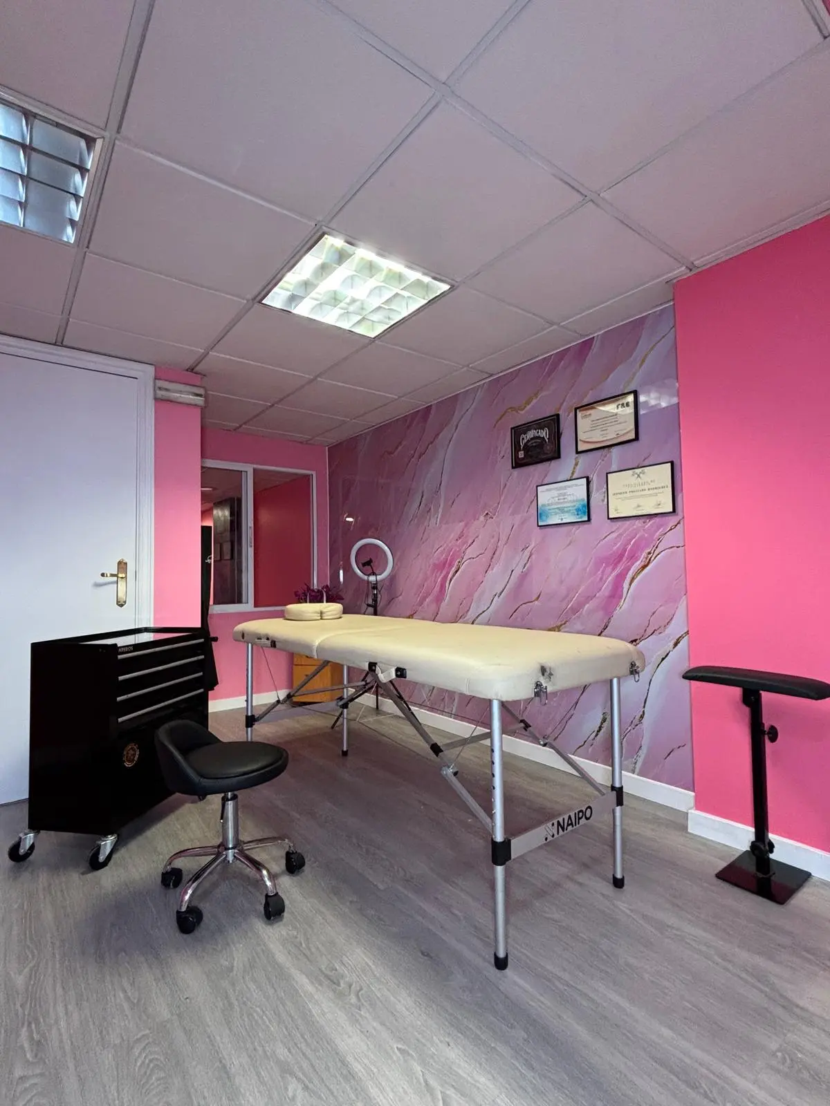 Interior del estudio de tatuajes Jennifer Tattoo en Badajoz